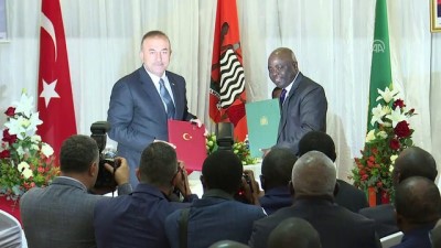 imza toreni - Türkiye Cumhurbaşkanı Erdoğan Zambiya’da - Anlaşmaların imza töreni - LUSAKA Videosu