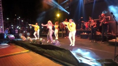 havai fisek -  Kütahya Gediz'de İrem Derici coşkusu  Videosu