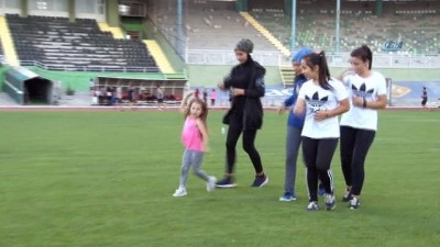 olimpiyat - Okuma yazmadan önce Ragbi öğrendi  Videosu