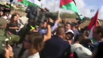 askeri arac -  - Tamimi serbest bırakıldı  Videosu