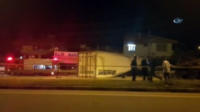 direksiyon -  Devrilen tır paniğe neden oldu  Videosu