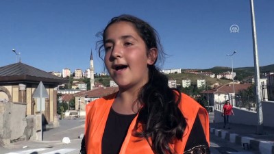 yaya gecidi - Öğrencilerden okul önüne '3 boyutlu' yaya geçidi - YOZGAT Videosu