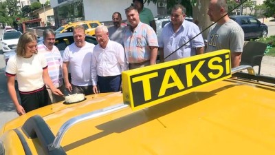 taksi duraklari - Dünya ikinciliği yaşayan milli voleybolcuya taksi durağında sürpriz - İZMİR  Videosu