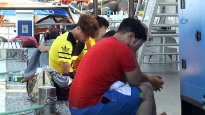 kacak multeci -  Ege denizinde can pazarı... Tekneleri batan Suriyeli kaçakları tur teknesi kurtardı Videosu