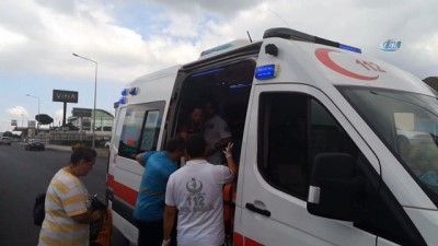  Gebze'de iki servis minibüsü çarpıştı: 3 yaralı