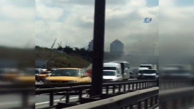 ticari arac -  TEM Otoyolu’nda araç alev alev böyle yandı Videosu