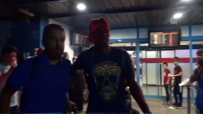 forma - Toure ve Ayuk Trabzonspor için Türkiye'ye geldi - TRABZON  Videosu
