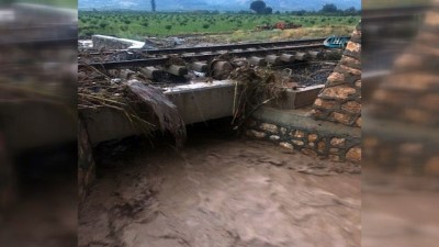 tren seferleri -  Buharkent'teki selde tren rayları zarar gördü, seferler durduruldu  Videosu