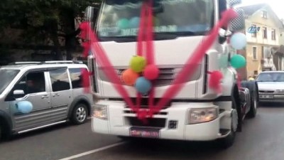 sunnet dugunu -  Kastamonu’da nakliyeci, tırını sünnet arabası yaptı  Videosu