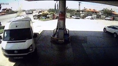 sondurme tupu - LPG'li otomobil akaryakıt istasyonunda alev aldı - KONYA  Videosu