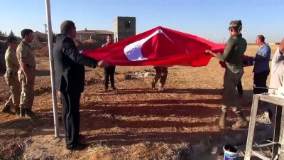 sinir karakolu - Suriye sınırına 6 metrelik Türk bayrağı - ŞANLIURFA  Videosu