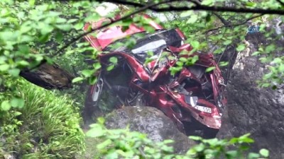 insan vucudu -  Dereye uçan otomobilin sürücüsü 34 gündür aranıyor  Videosu