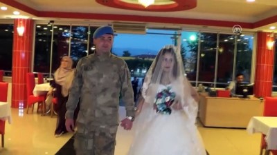 kefen - Düğününde damatlık yerine askeri kamuflajını giydi - TOKAT  Videosu