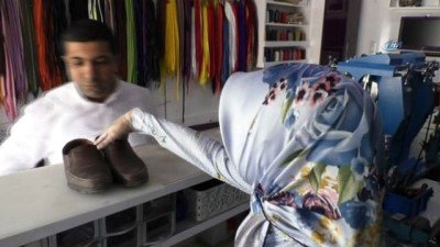 ayakkabi tamircisi -  Eşinden öğrendiği meslekte şehrin tek kadın ayakkabı tamircisi oldu  Videosu