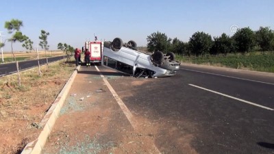 direksiyon - Minibüs takla attı - 4 yaralı - DİYARBAKIR Videosu