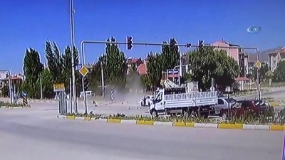 direksiyon -  Sandıklı’daki trafik kazası böyle görüntülendi Videosu