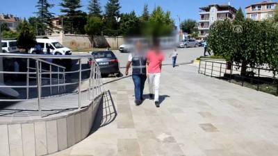 katil zanlisi - Tartıştığı babasını bıçaklayarak öldüren zanlı adliyeye sevk edildi - KARAMAN Videosu