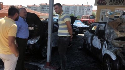  Oto galericiler sitesinde yangın 