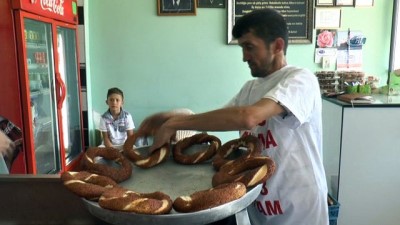 yetim cocuklar -  Erdoğan hayranı simitçi, seçim sonuçlarını 2 bin 23 simit dağıtarak kutladı Videosu