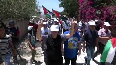 goz yasartici gaz - İsrail güçleri Batı Şeria'daki gösterilere müdahale etti - NABLUS Videosu