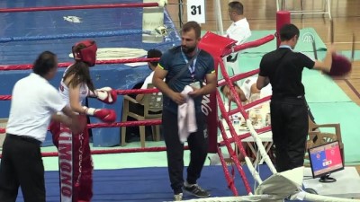 savunma sporu - Kick boksa kadınların ilgisi artıyor - ELAZIĞ  Videosu