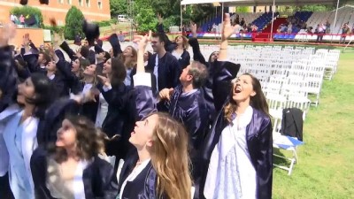 mezuniyet toreni - Sahibinin mezuniyet töreninde Çapo da kep giydi - İSTANBUL Videosu