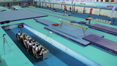 dera - Artistik Cimnastik Dünya Kupası - 2. gün yarışmaları - MERSİN Videosu