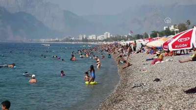 Antalya'da sıcaklık düştü nem arttı 