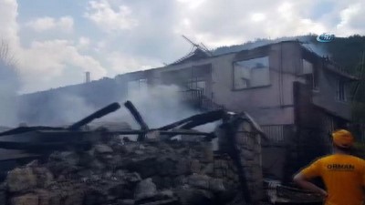  Dursunbey'de korkutan yangın