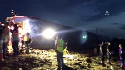ambulans helikopter - Tren kazası - Aydınlatma ışıkları yardımıyla sürdürülen çalışmalar - TEKİRDAĞ Videosu