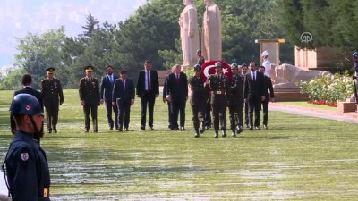 ay yildiz - Cumhurbaşkanı Erdoğan Anıtkabir'i ziyaret etti (4)- ANKARA Videosu