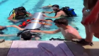 elektrikli arac -  - Elon Musk’tan Taylandlı çocukları kurtarmak için denizaltı tüpü Videosu