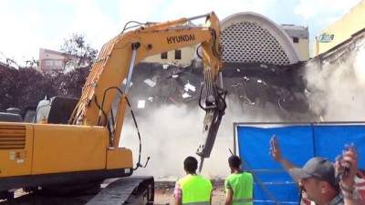 nikah salonu -  Bolu'da 45 yıllık belediye binası törenle yıkıldı Videosu