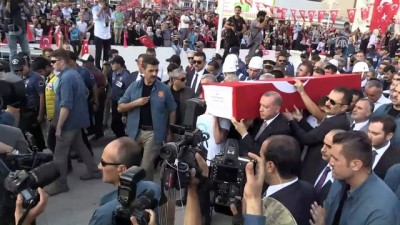 hain saldiri - Cumhurbaşkanı Erdoğan, 11 aylık bebeğiyle şehit olan olan Nurcan Karakaya'nın cenaze törenine katıldı (2) - SİVAS Videosu