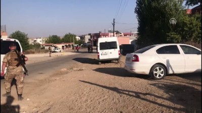 silahli kavga - Diyarbakır'da silahlı kavga: 1 ölü, 3 yaralı Videosu