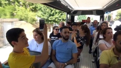 cumhuriyet meydani -  Kayyum başkandan turistlere ücretsiz özel gezi otobüsü sürprizi  Videosu