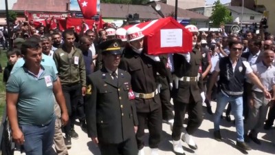 cenaze araci - Şehit asker son yolculuğuna uğurlandı - AĞRI  Videosu