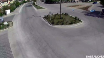dikkatsizlik -  Trafik kazaları MOBESE kameralarına anbean yansıdı Videosu