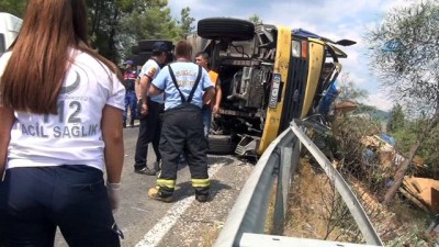 direksiyon -  Virajı alamayan kamyonun şoförü öldü Videosu