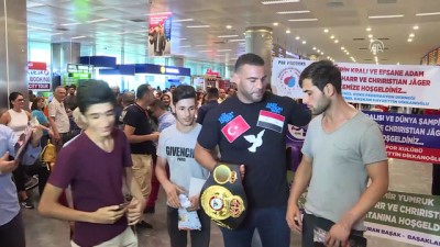 altin kemer - Suriye asıllı boksör Charr, Türkiye'ye geldi - İSTANBUL  Videosu