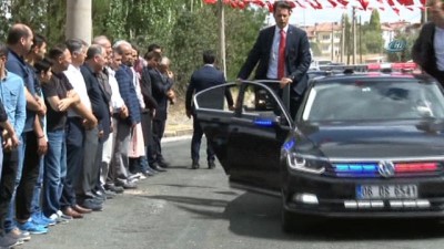 bassagligi -  Binali Yıldırım'dan bebeğiyle şehit olan annenin ailesine ziyaret  Videosu