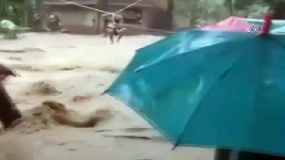 toprak kaymasi -  - Hindistan’da Sel Felaketi: 37 Ölü Videosu