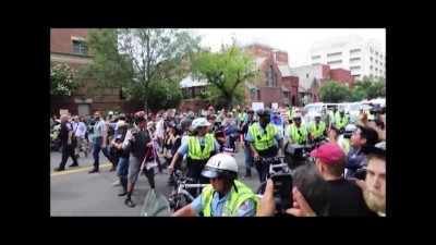irkci gosteri - ABD'de ırkçılık karşıtları, aşırı sağcıların gösterisini bastırdı  Videosu
