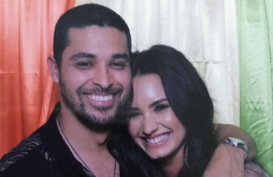 eski sevgili - Wilmer Valderrama, Demi Lovato'yu sürekli olarak kontrol ediyor. Videosu