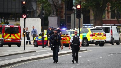 polis - İngiltere Parlamentosu önündeki kaza sonrası Londra alarmda  Videosu