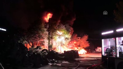 kereste atolyesi - İş yerinde patlayan tüpler yangına neden oldu - BURSA  Videosu