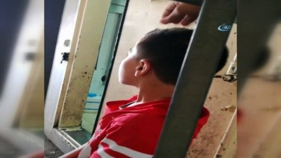 hapishane -  - İsrail askerleri tarafından gözaltına alınan çocuk gözyaşlarına boğuldu Videosu
