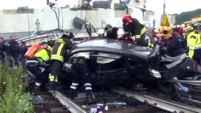 yildirim dusmesi - İtalya'da çöken köprü - Arama kurtarma çalışmaları sürüyor - CENOVA  Videosu