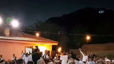 sunnet dugunu -  Sünnet düğününde silahlar susmadı...Atılan havai fişek yangına neden oldu  Videosu