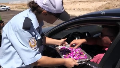 hiz kontrolu - Sürücüleri 'tatlı tatlı' uyarıyorlar - KIRŞEHİR  Videosu